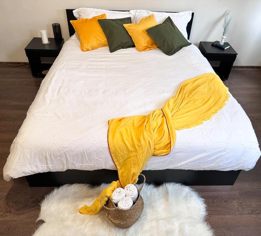 Holiday Apartments บูคาเรสต์ ภายนอก รูปภาพ