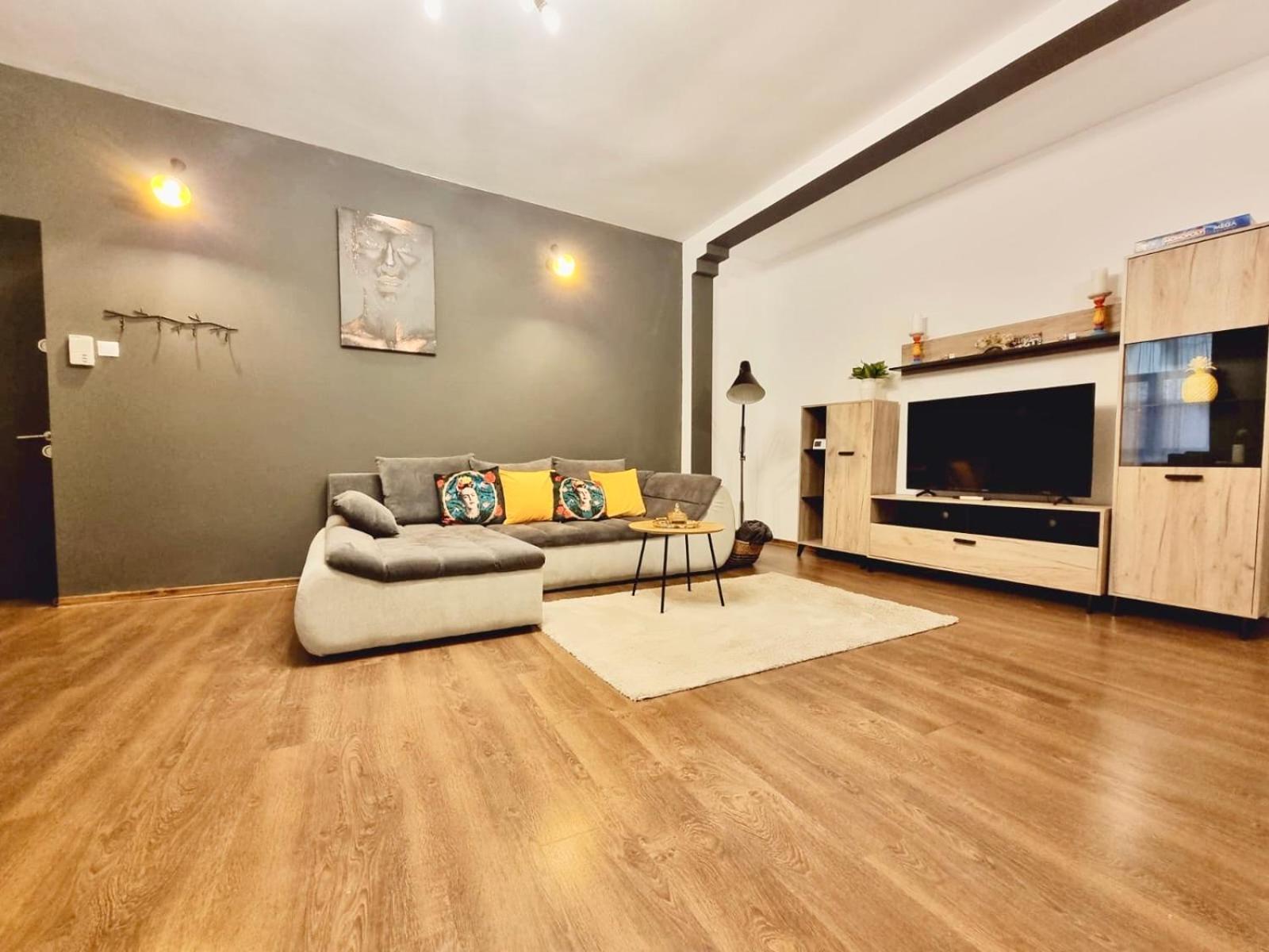 Holiday Apartments บูคาเรสต์ ภายนอก รูปภาพ