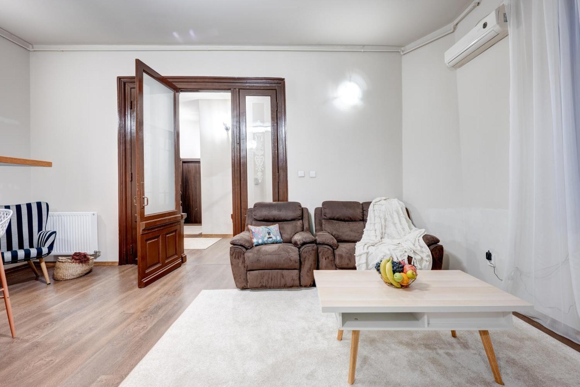 Holiday Apartments บูคาเรสต์ ภายนอก รูปภาพ
