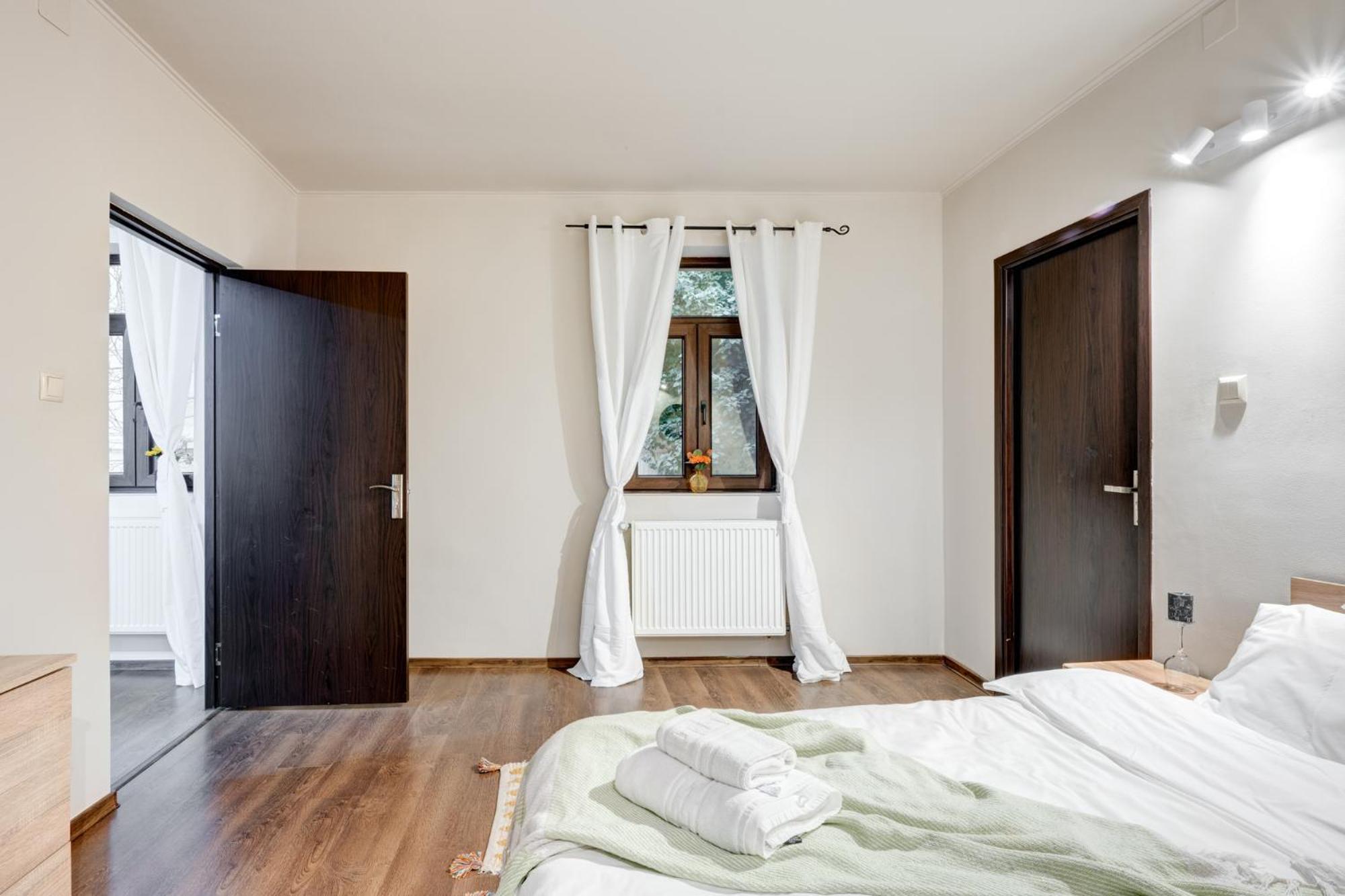 Holiday Apartments บูคาเรสต์ ภายนอก รูปภาพ